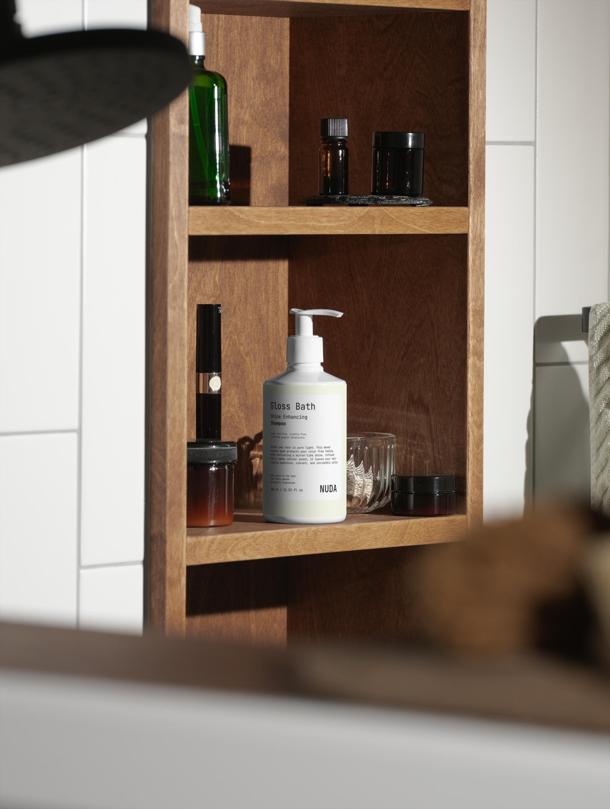 GLOSS BATH – Shine enhancing shampoo by NUDA Hair